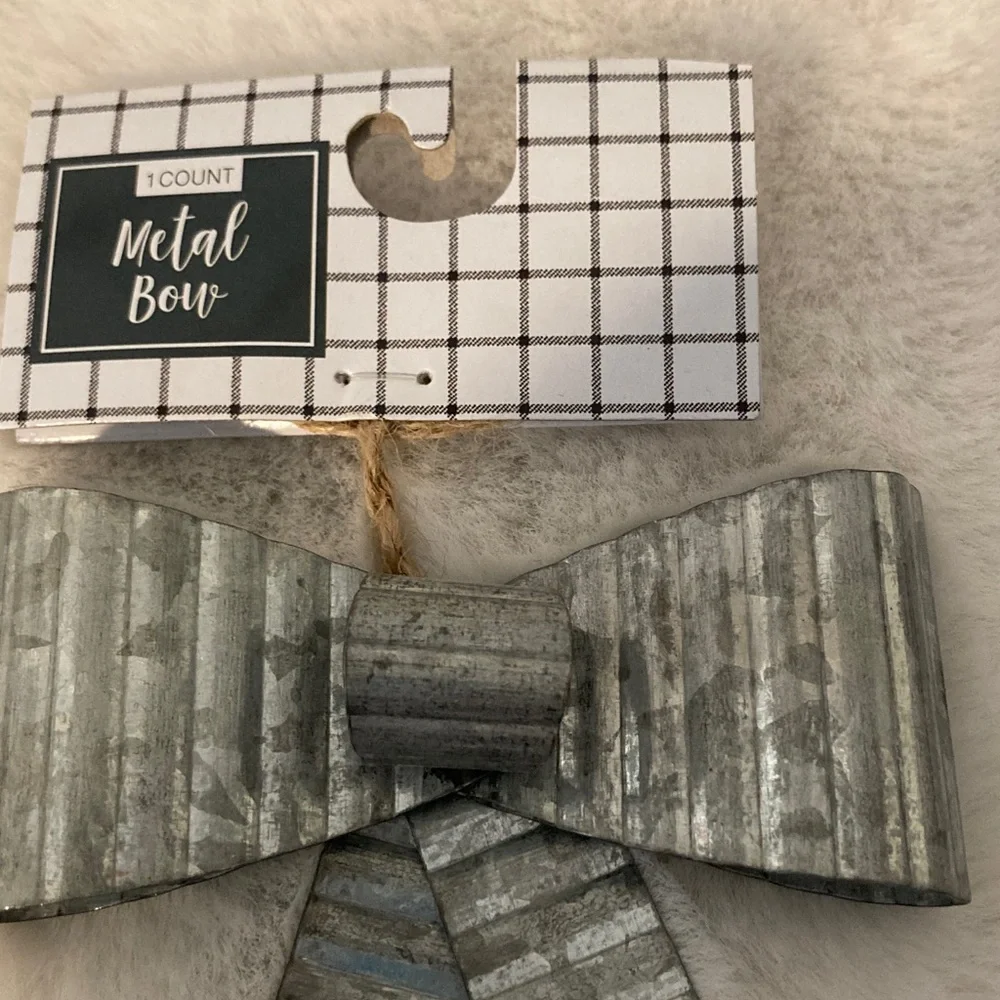Target BP Christmas Metal Bow Decor